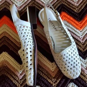 Vintage Trotters White Woven Leather Slingback Huarache Sandals